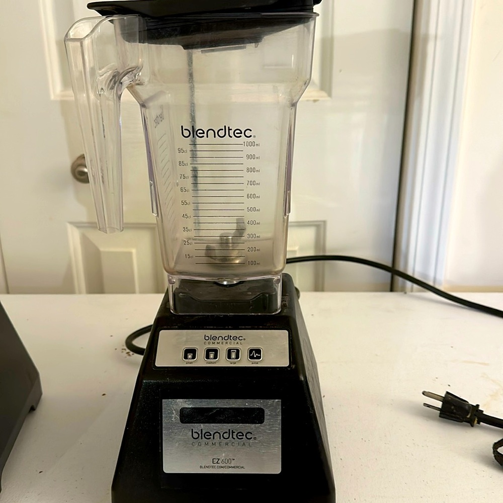 Blendtec Commercial EZ 600 Blender